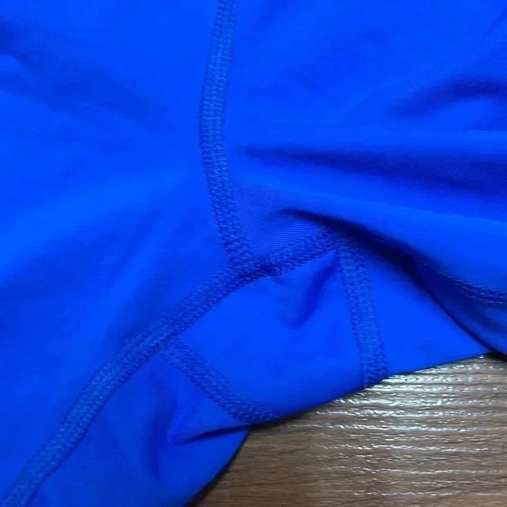 LIKE NEW! Lululemon Run: Inspire Crop II in blue, size 4 - Picture 6 of 10